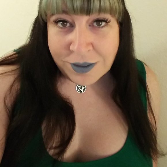 Meet your Posher, Mozelle - Picture 1 of 2